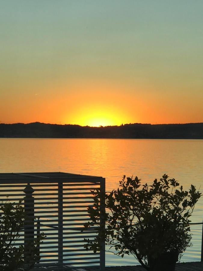 Appartamento Du Lac 1 Desenzano del Garda Buitenkant foto